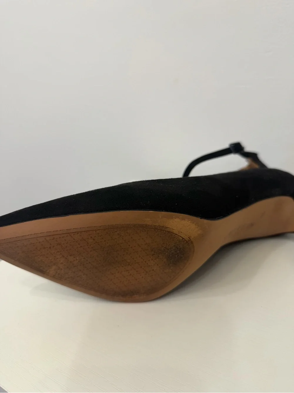 Jessica Simpson chic pointed